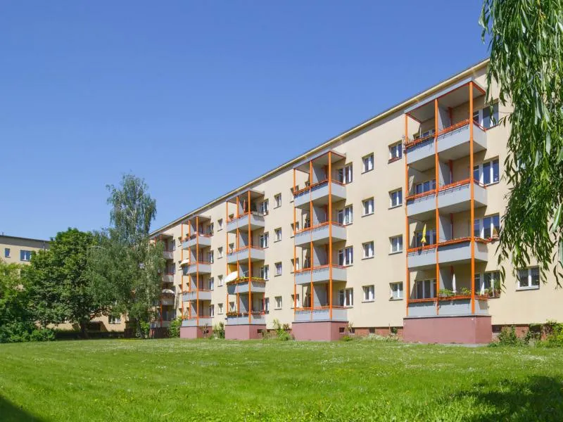 Wohnung im Hochparterre mit Balkon, in Alt-Hohenschönhausen ab sofort neu zu vermieten — photo 1
